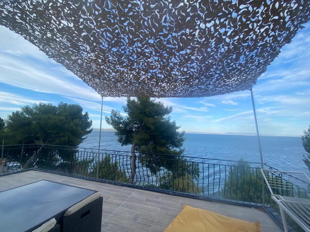 Appartement T4 Terrasse Et Vue Istres Exteriér fotografie