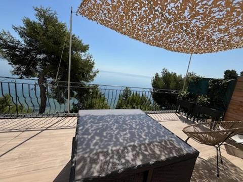 Appartement T4 Terrasse Et Vue Istres Exteriér fotografie